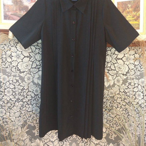 Susan Graver black button dress short sleeve front and back knife pleats collar - Picture 2 of 7